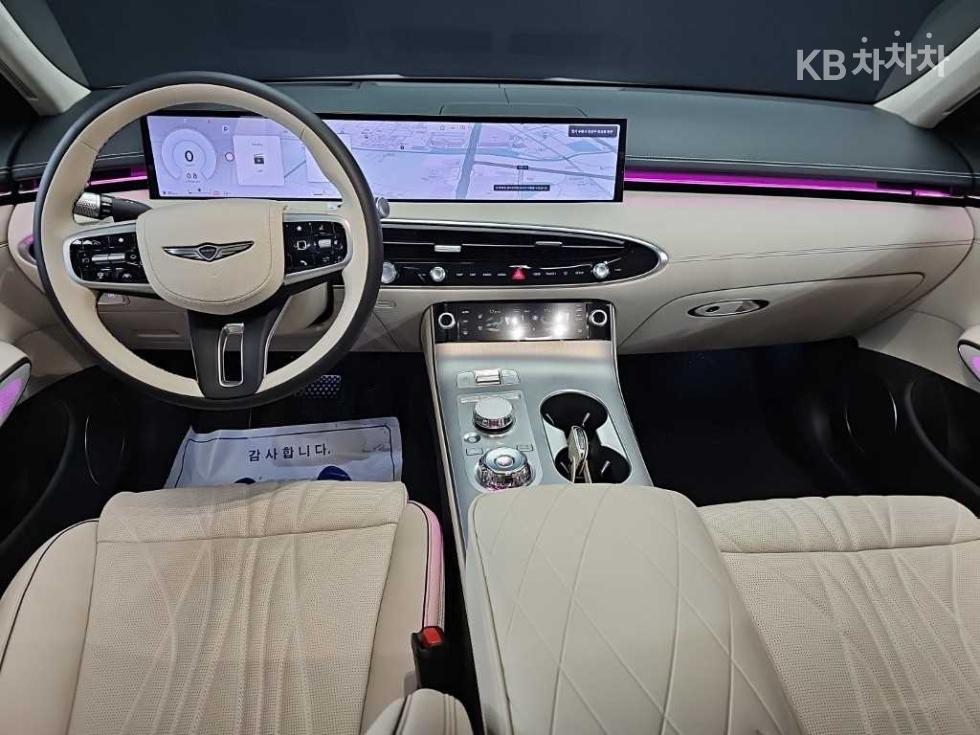 2026 Genesis GV70 photo