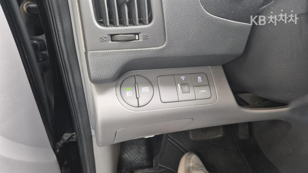 Hyundai Starex — miniaturë 7