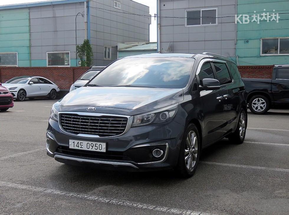Kia Carnival — miniaturë 2