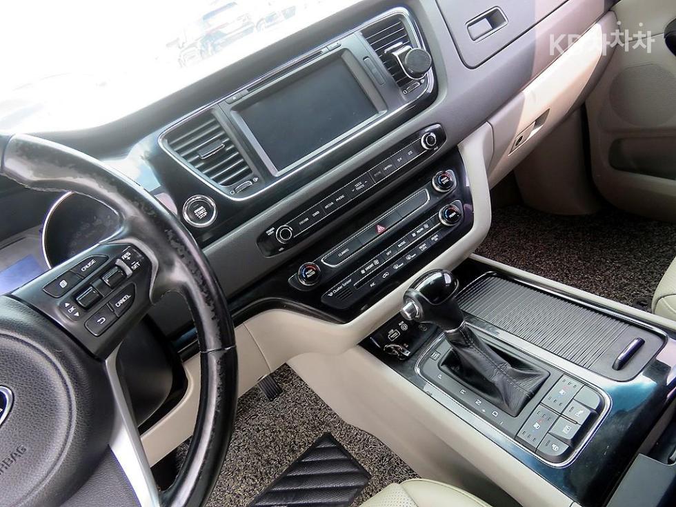 Kia Carnival — miniaturë 12
