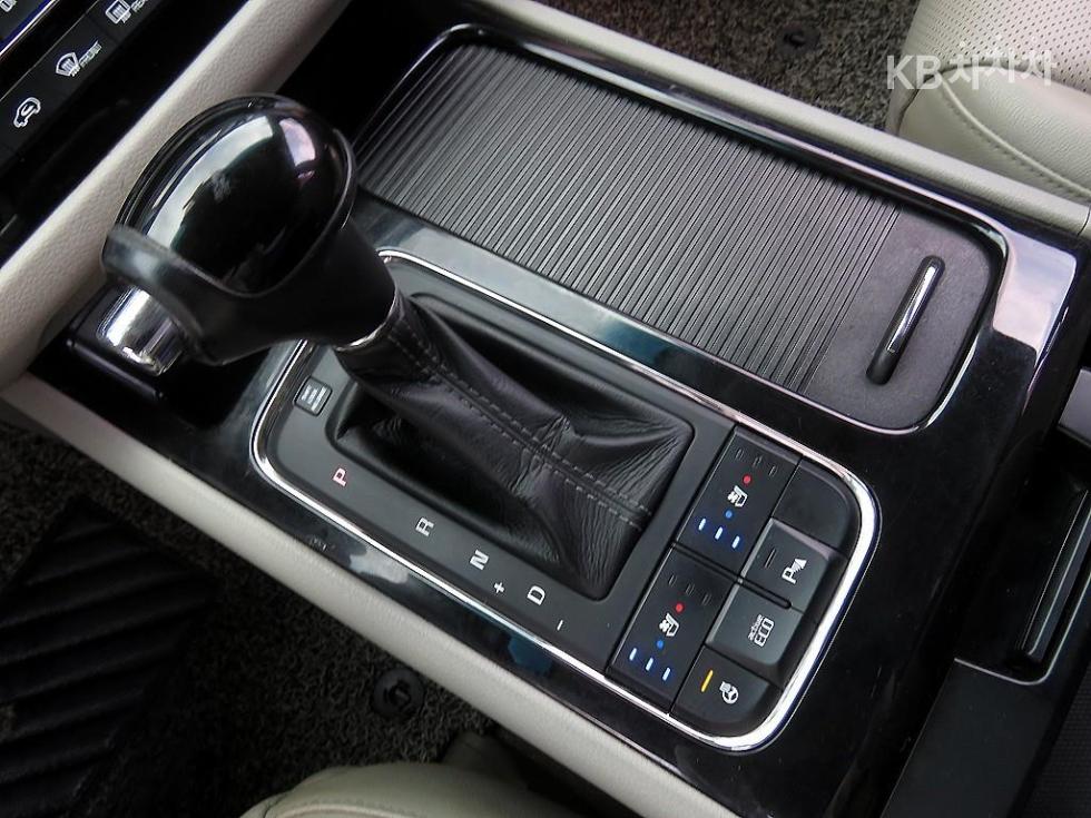 Kia Carnival — miniaturë 14