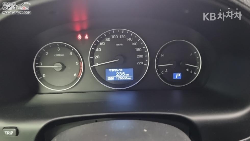 Hyundai Starex — miniaturë 5