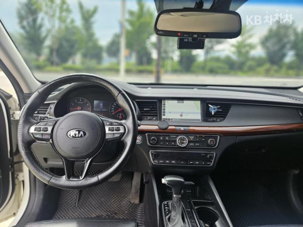 Kia K7 — miniaturë 5