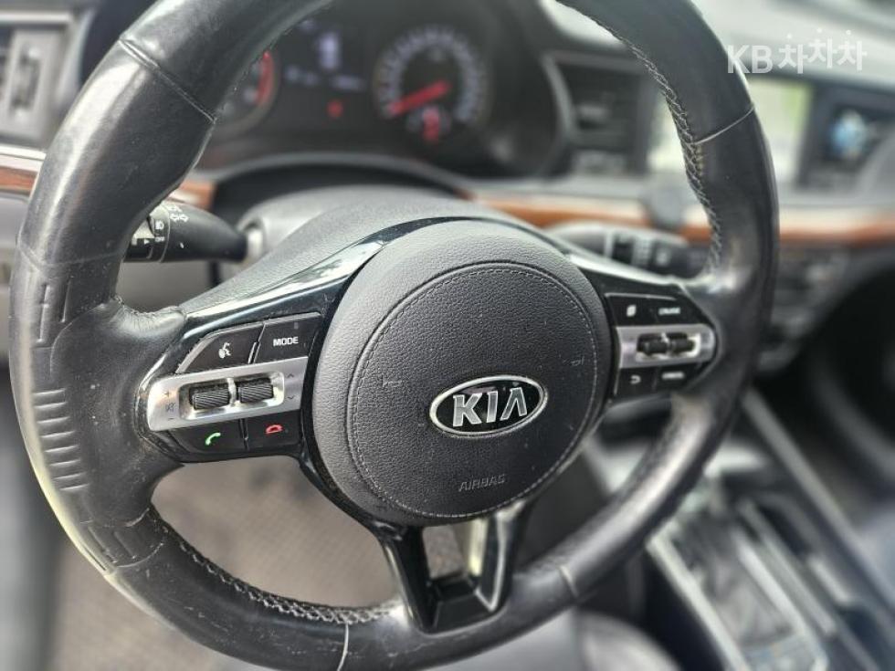 Kia K7 — miniaturë 12
