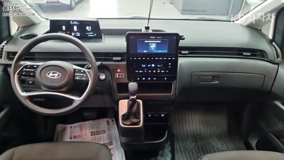 Hyundai Staria — miniaturë 7
