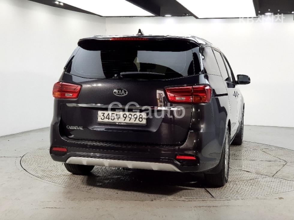 Kia Carnival — miniaturë 3