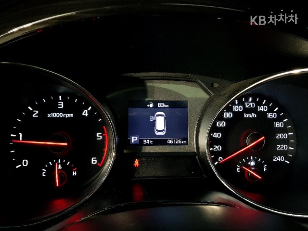 Kia Carnival — miniaturë 7