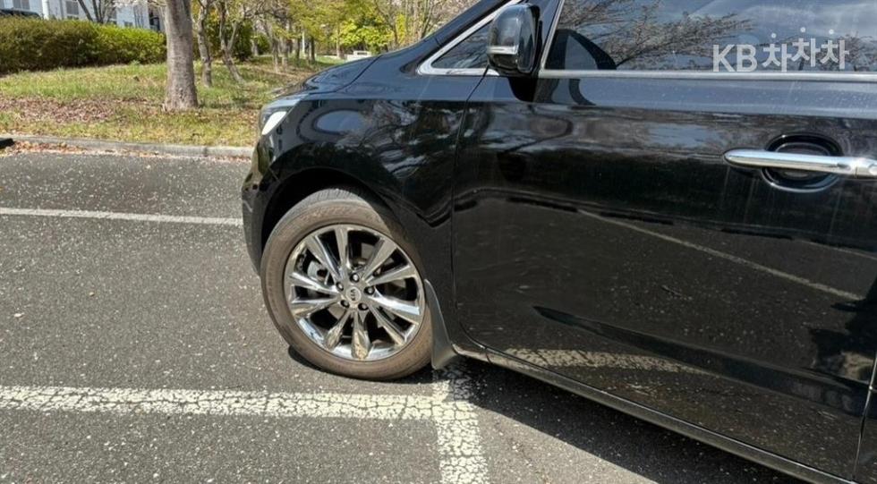 Kia Carnival — miniaturë 4