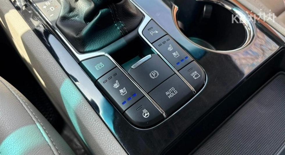 Kia Carnival — miniaturë 9