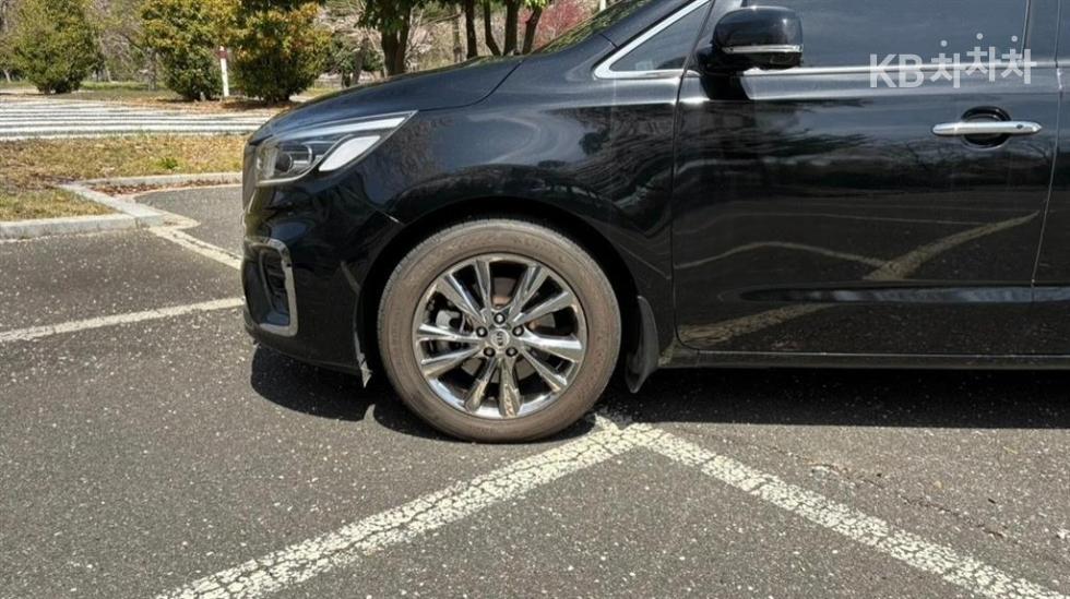 Kia Carnival — miniaturë 19