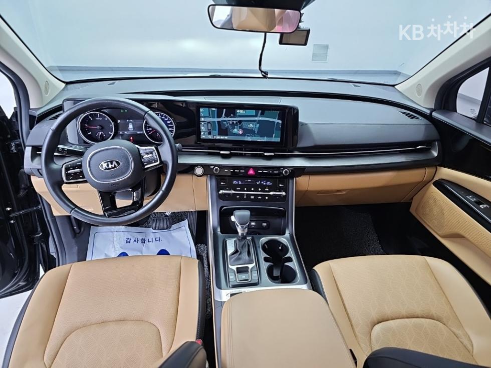Kia Carnival — miniaturë 7