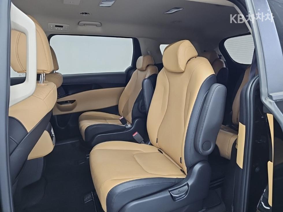 Kia Carnival — miniaturë 12