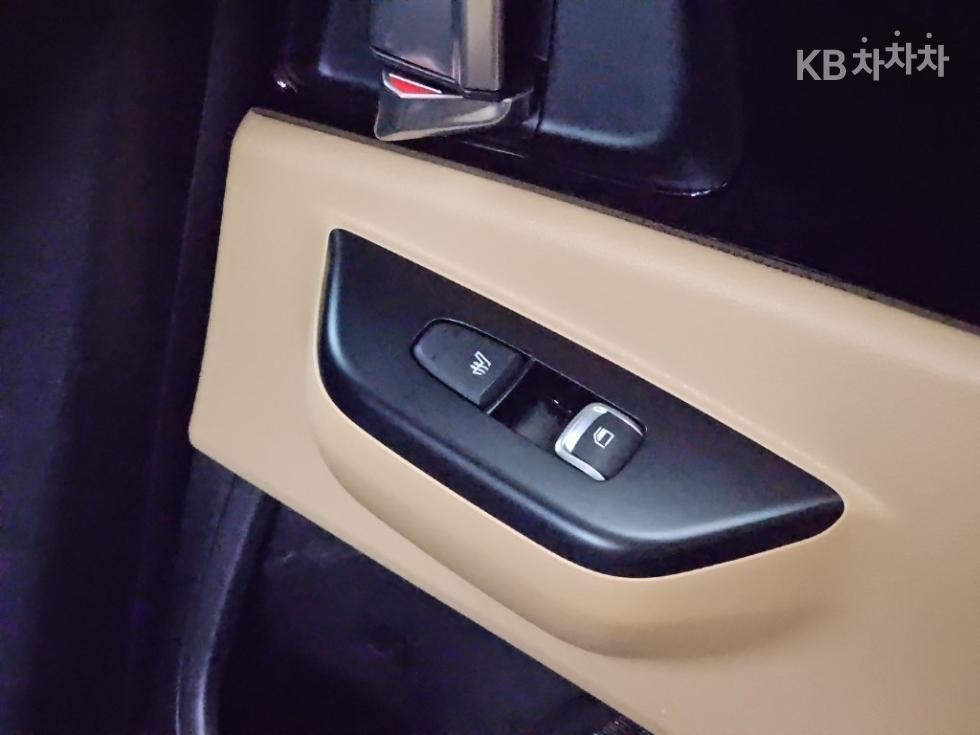 Kia Carnival — miniaturë 13