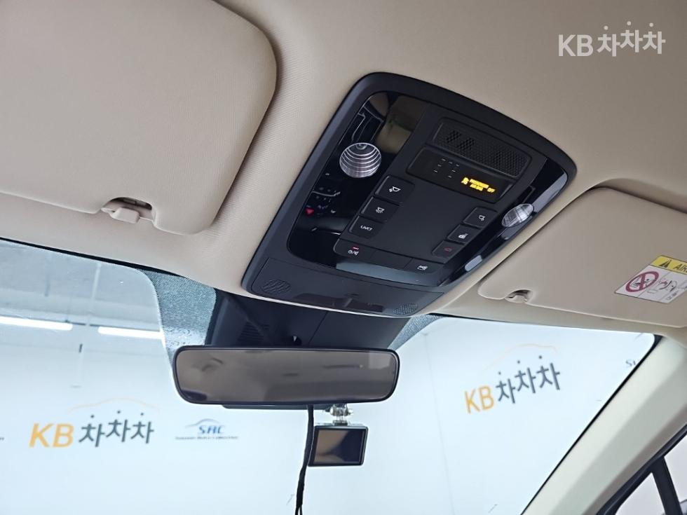Kia Carnival — miniaturë 16