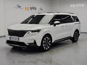 Kia Carnival 9-Seater Signature — foto 1