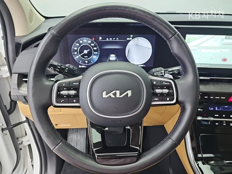 Kia Carnival — miniaturë 9