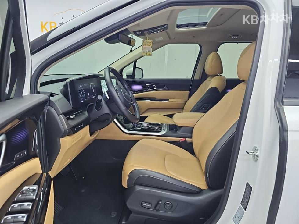 Kia Carnival — miniaturë 11