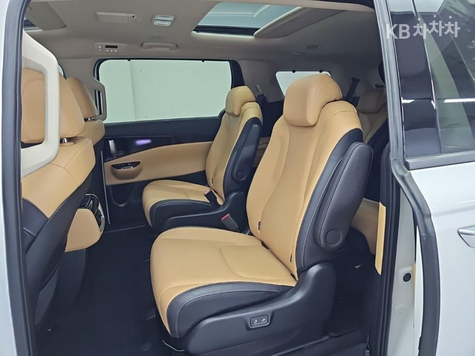 Kia Carnival — miniaturë 12