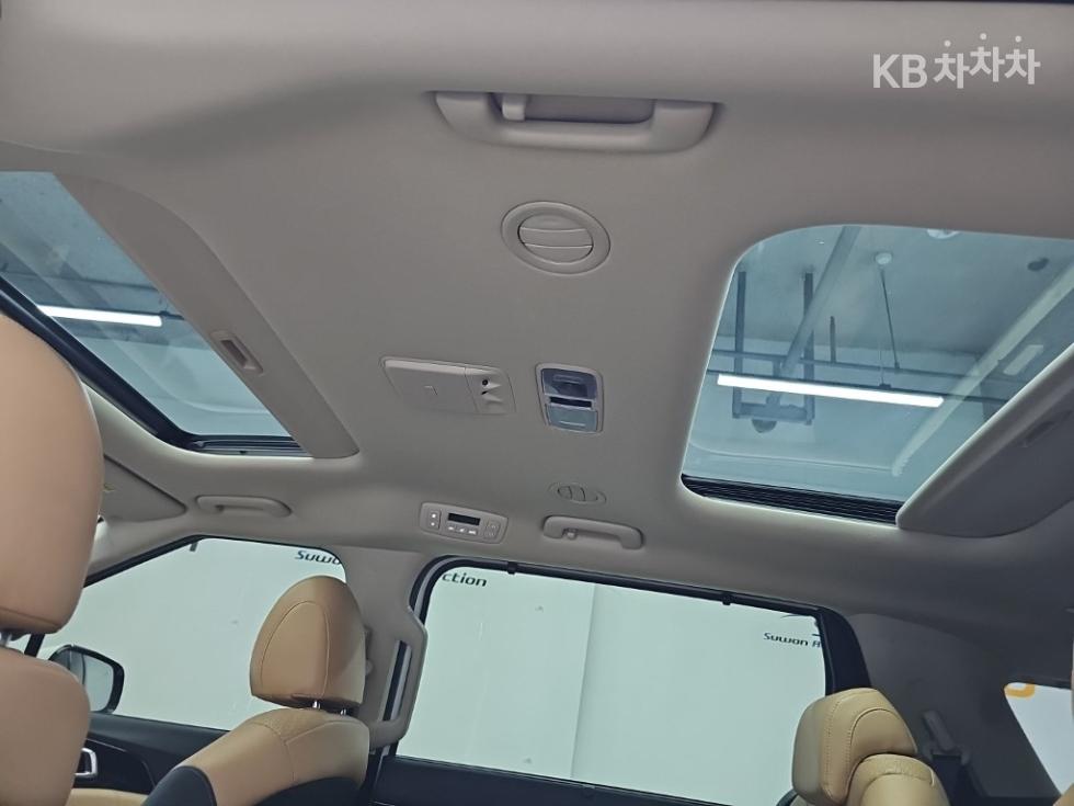 Kia Carnival — miniaturë 15