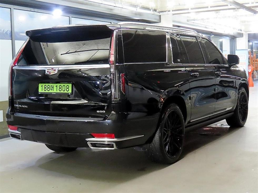 Cadillac Escalade — miniaturë 4