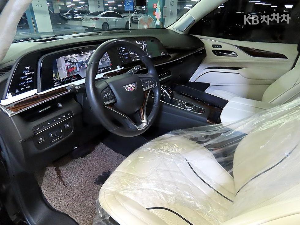 Cadillac Escalade — miniaturë 11