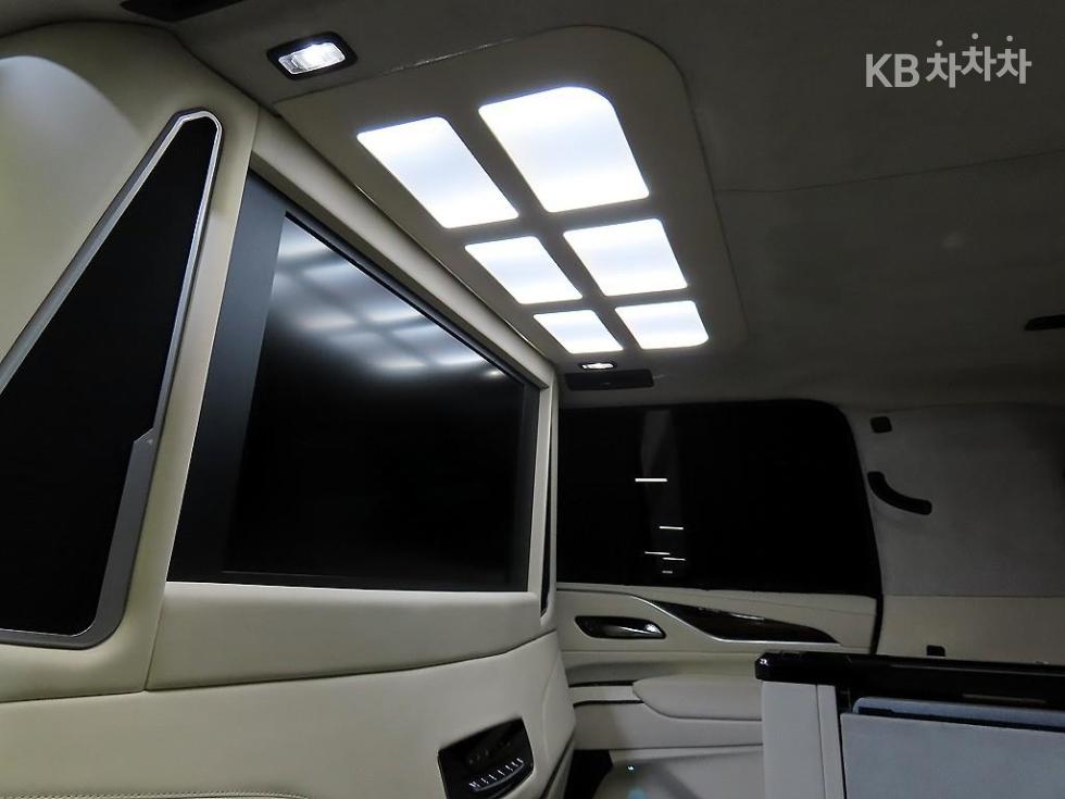 Cadillac Escalade — miniaturë 14