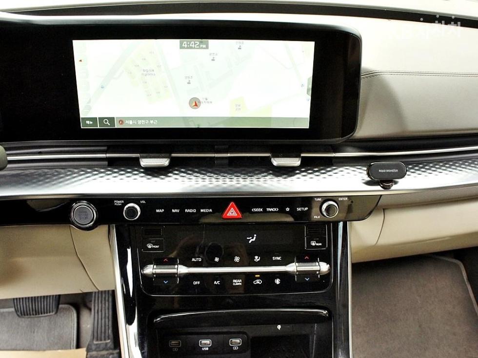 Kia Carnival — miniaturë 10