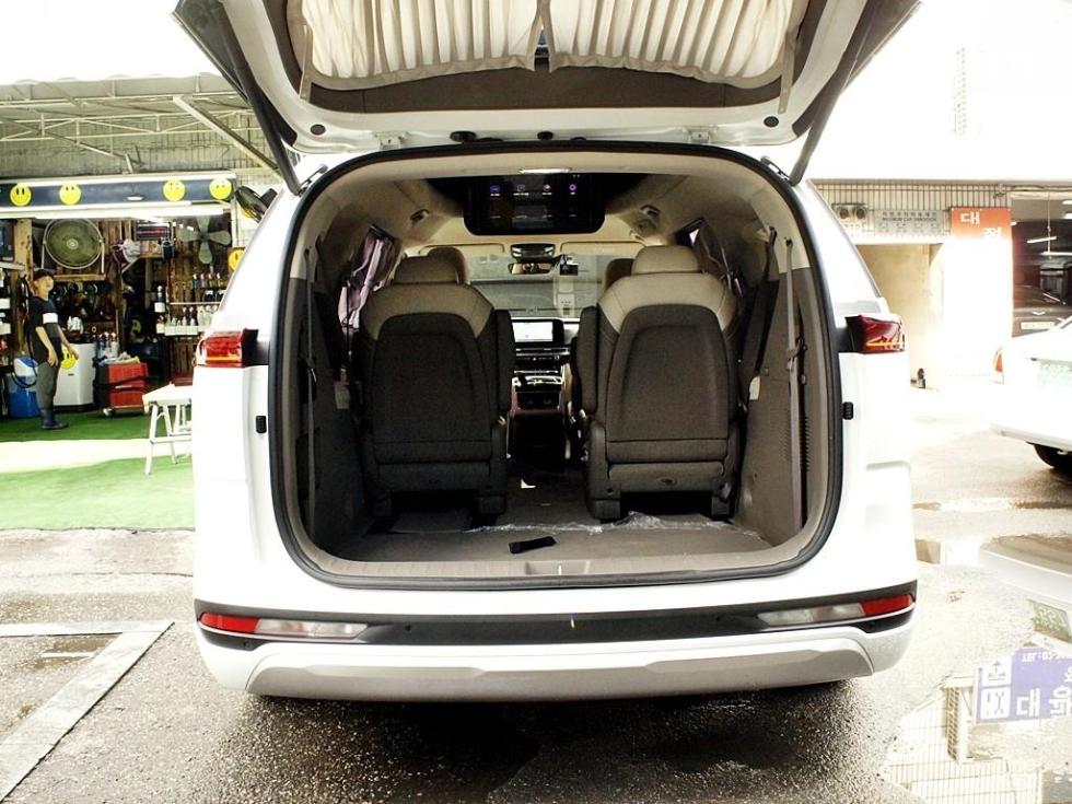 Kia Carnival — miniaturë 18