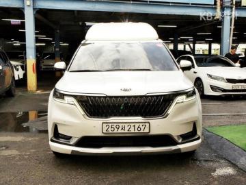 Kia Carnival Gasoline 9-Seater Hi-Limousine Signature — foto 1