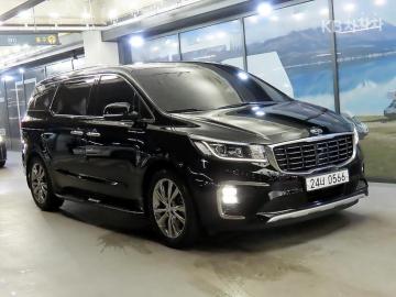 Kia Carnival 9-Seater Noblesse Special — foto 1