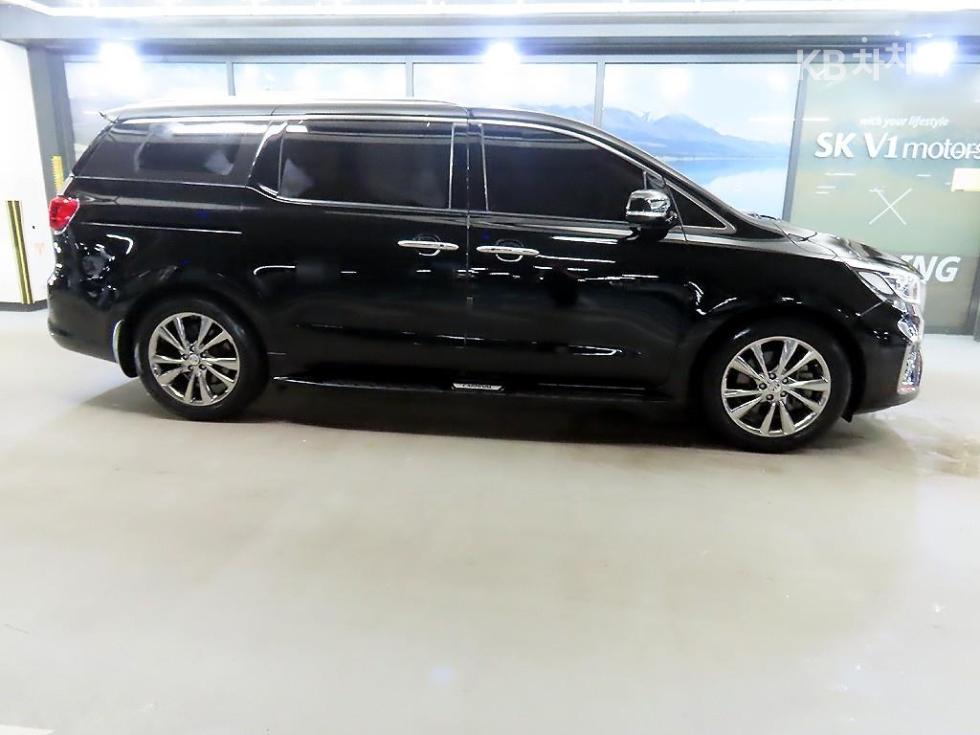 Kia Carnival — miniaturë 3