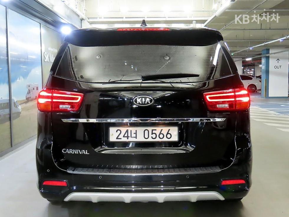 Kia Carnival — miniaturë 5