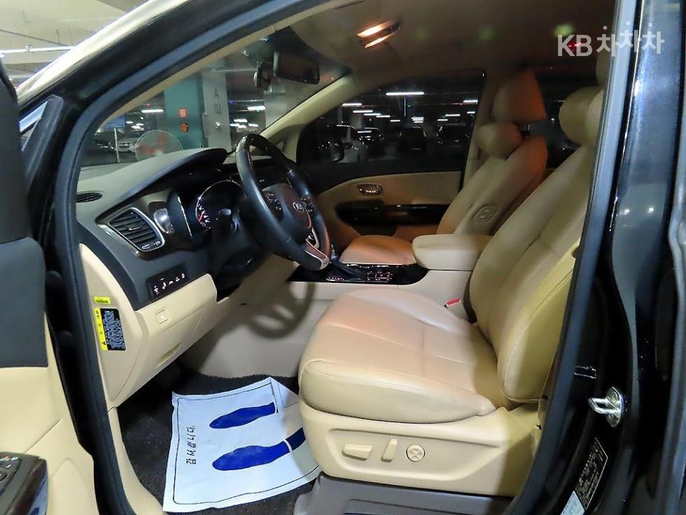 Kia Carnival — miniaturë 6