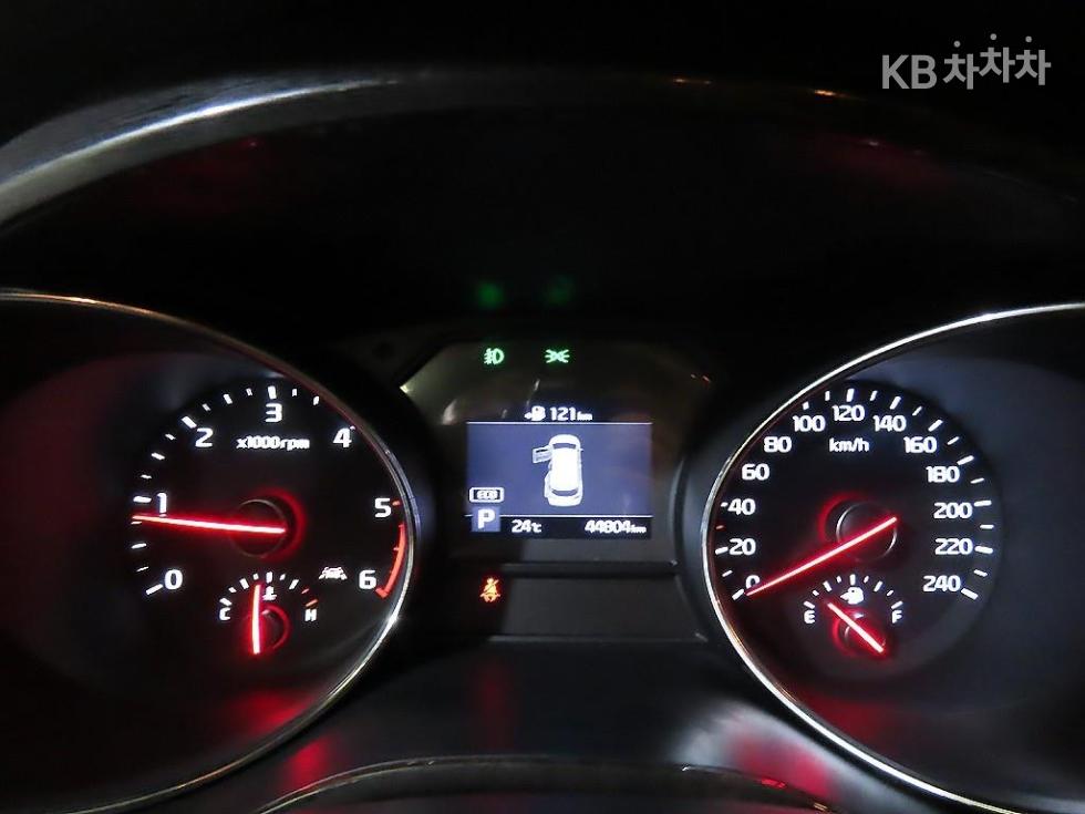 Kia Carnival — miniaturë 9