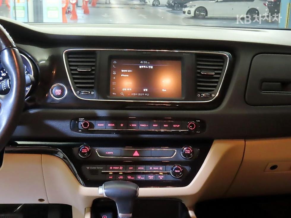 Kia Carnival — miniaturë 11