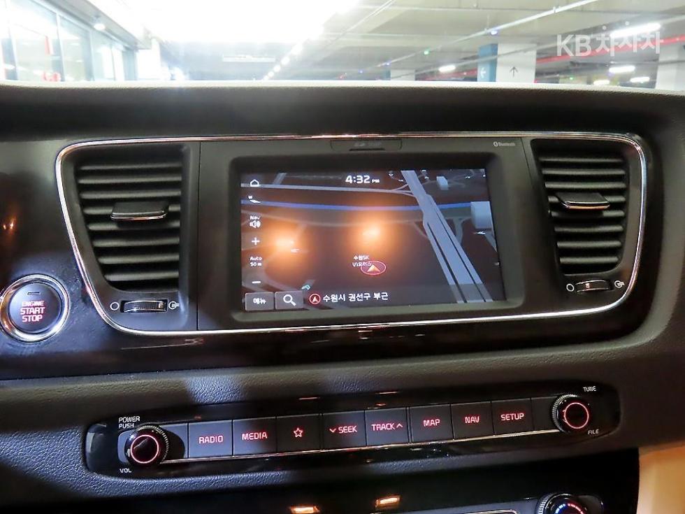 Kia Carnival — miniaturë 13