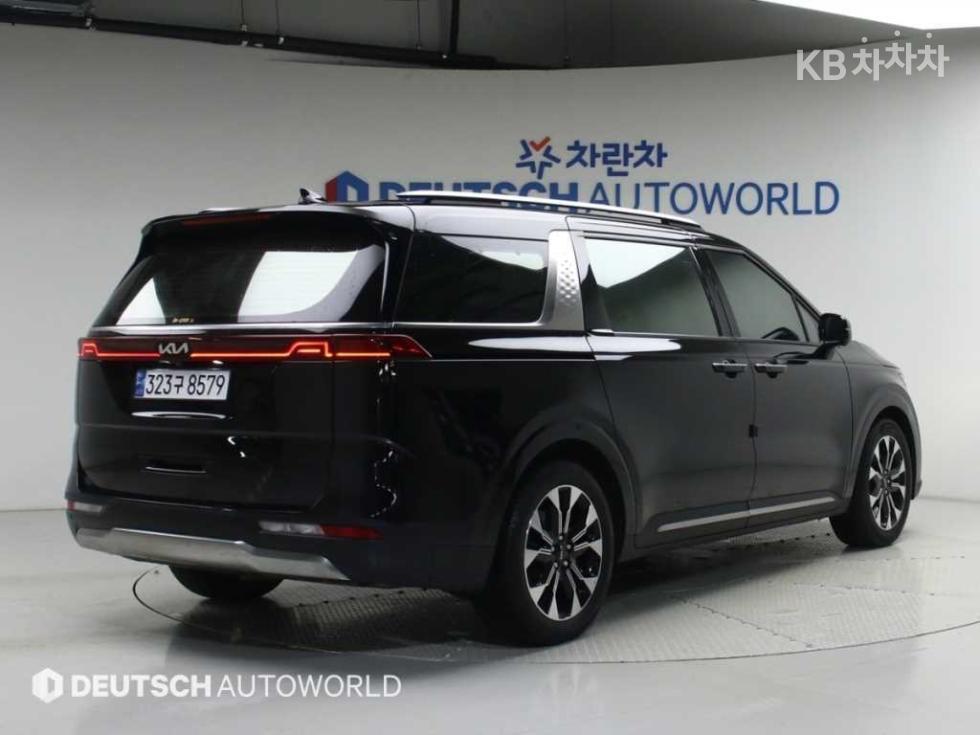 Kia Carnival — miniaturë 2