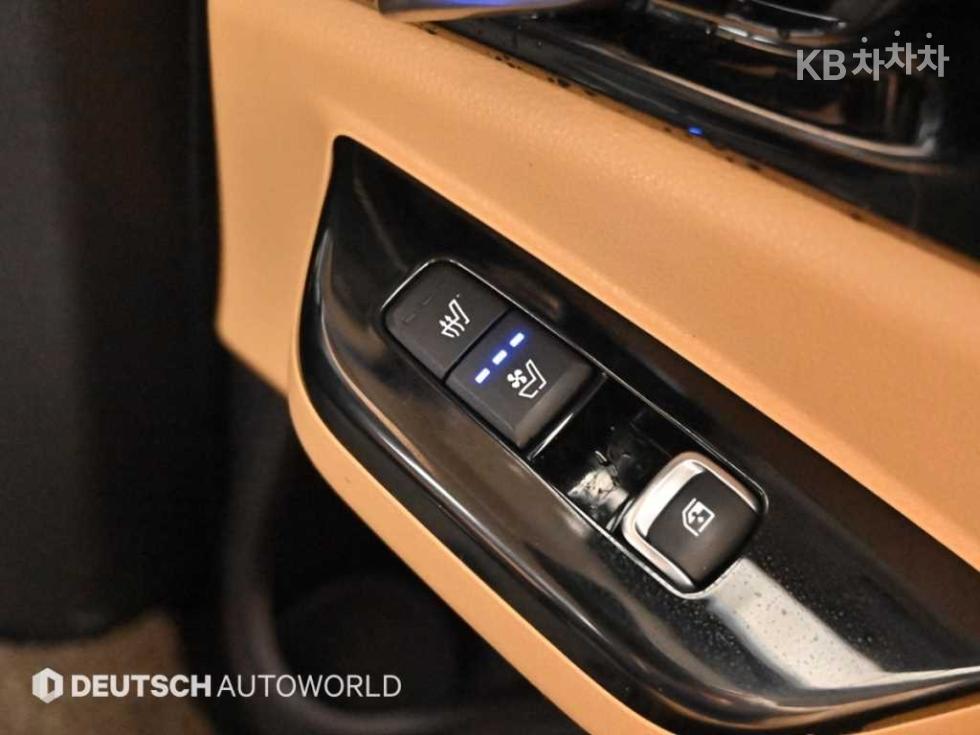 Kia Carnival — miniaturë 16