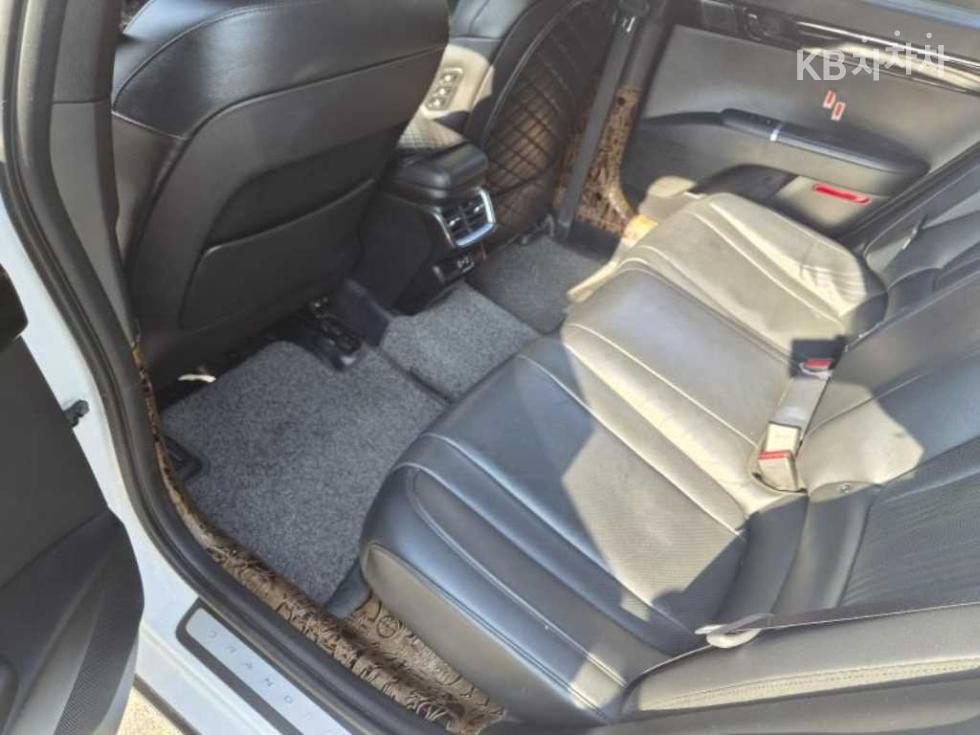 Hyundai Grandeur — miniaturë 13