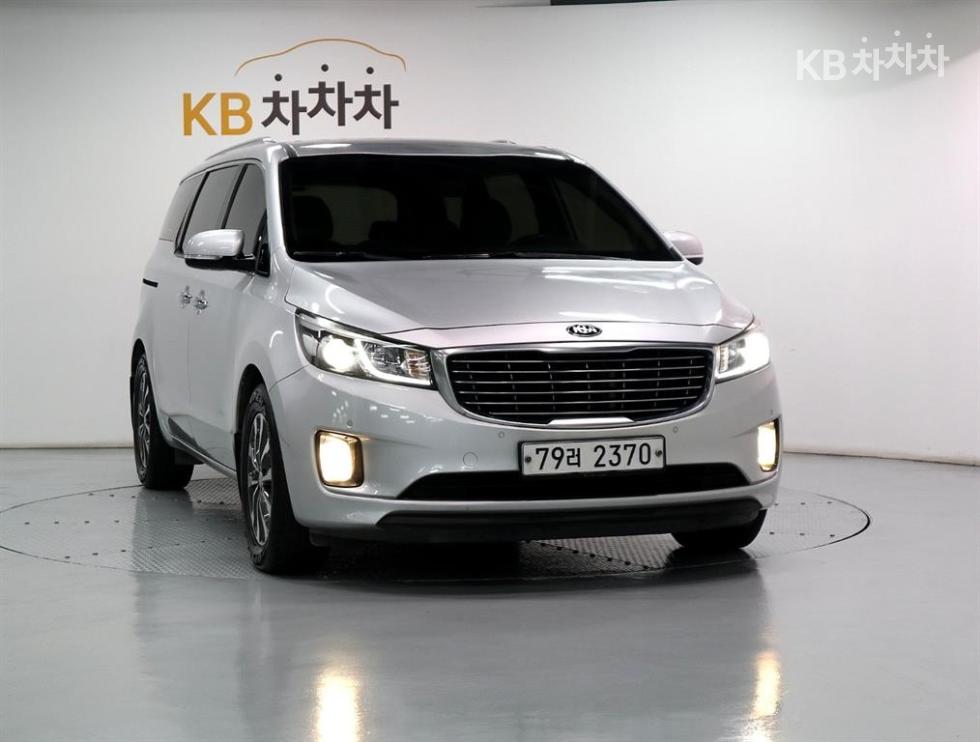 Kia Carnival — miniaturë 2