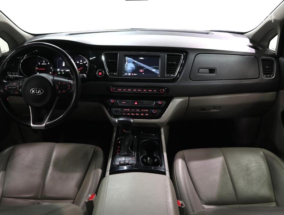 Kia Carnival — miniaturë 5