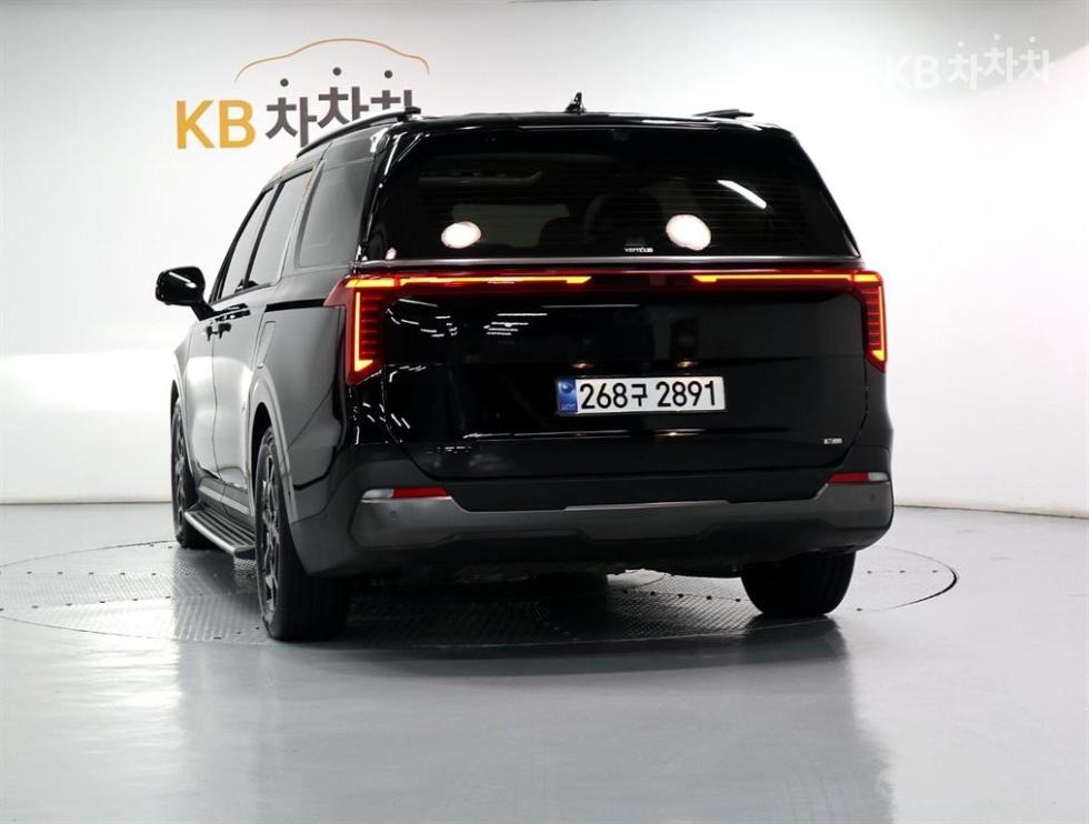 Kia Carnival — miniaturë 4