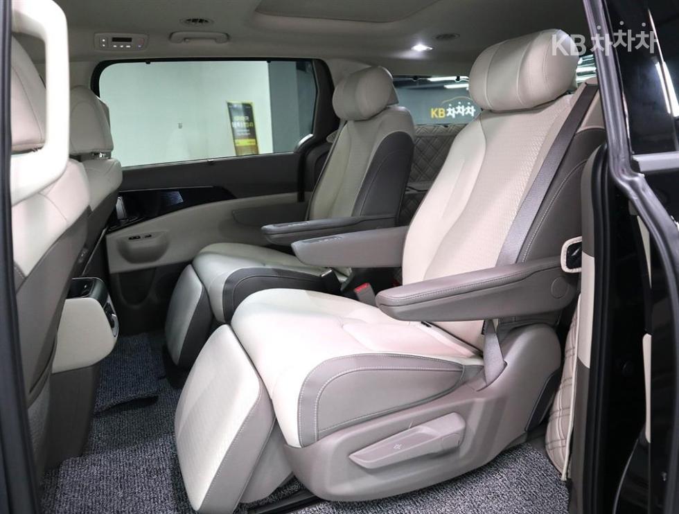 Kia Carnival — miniaturë 10