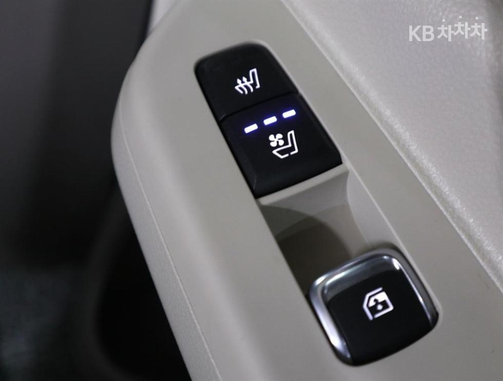 Kia Carnival — miniaturë 14