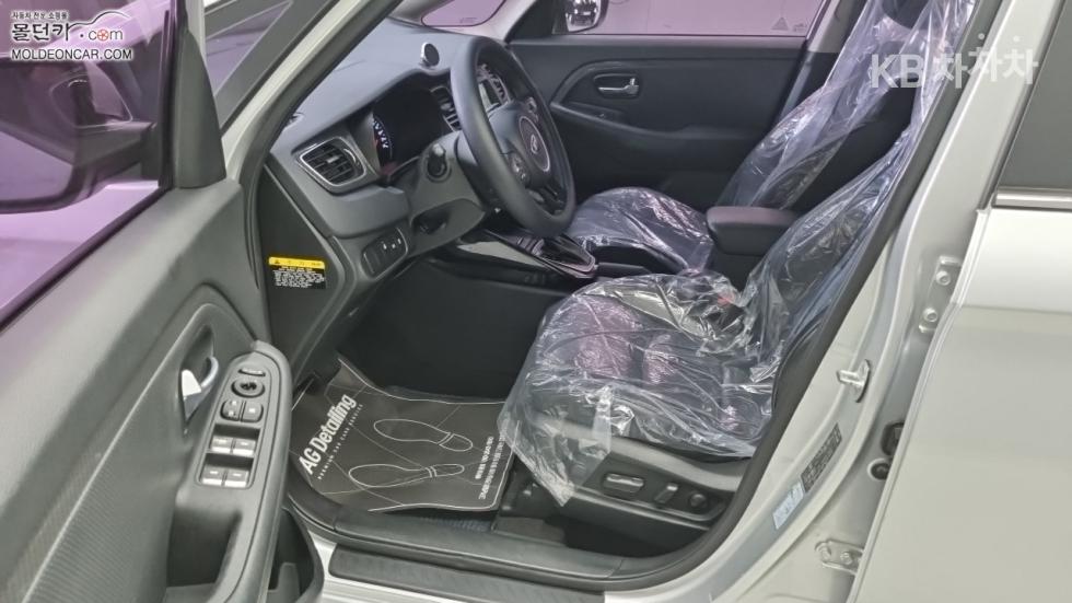 Kia Carens — miniaturë 9