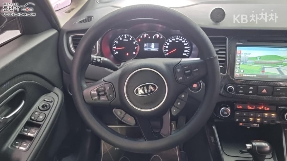 Kia Carens — miniaturë 11