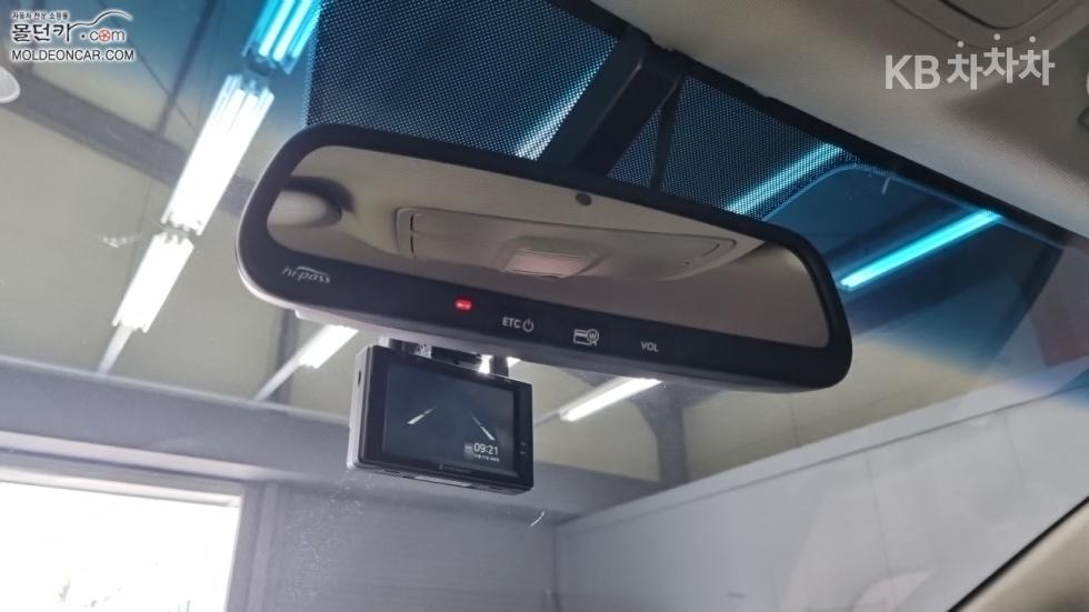 Kia Carens — miniaturë 15