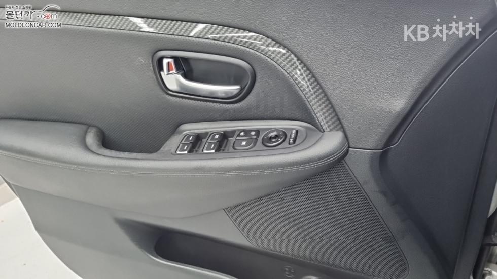 Kia Carens — miniaturë 17