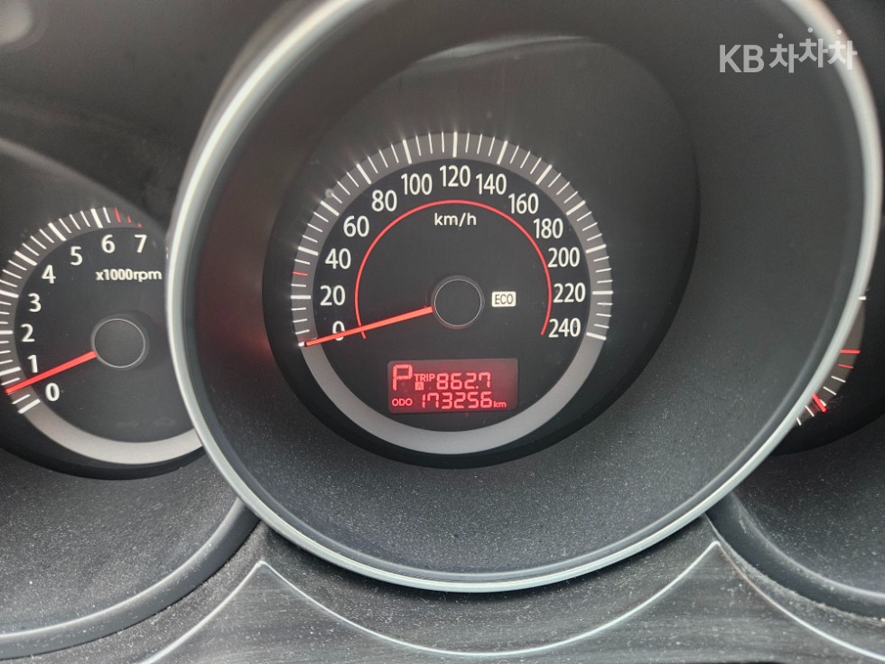 Kia K5 — miniaturë 11