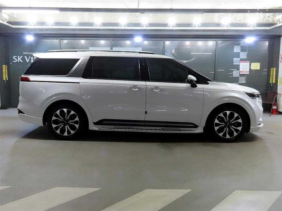 Kia Carnival — miniaturë 3
